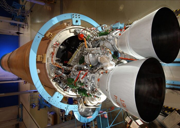 Motor RD-181 na prvním stupni rakety Atlas V. Foto: NASA